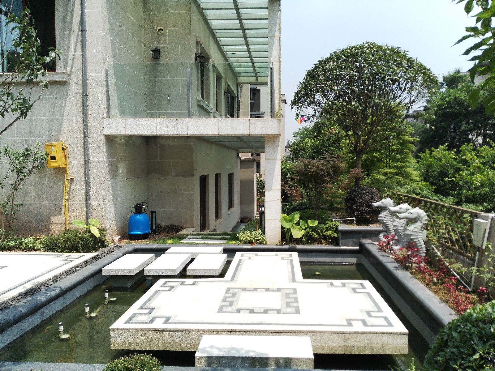 重庆南岸区远洋高尔夫别墅花园设计案例