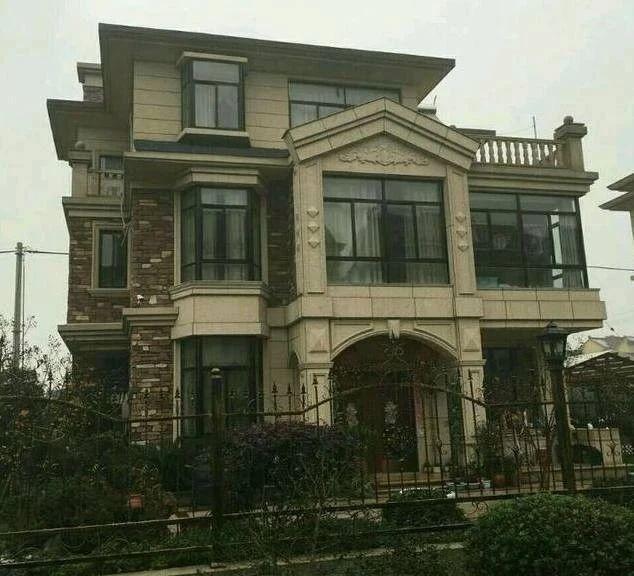 我花了80万回乡建了3层400平别墅,20万打造花园,划算吗