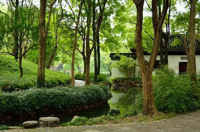 私家庭院,宜曲不宜直,移步换景是什么意思?