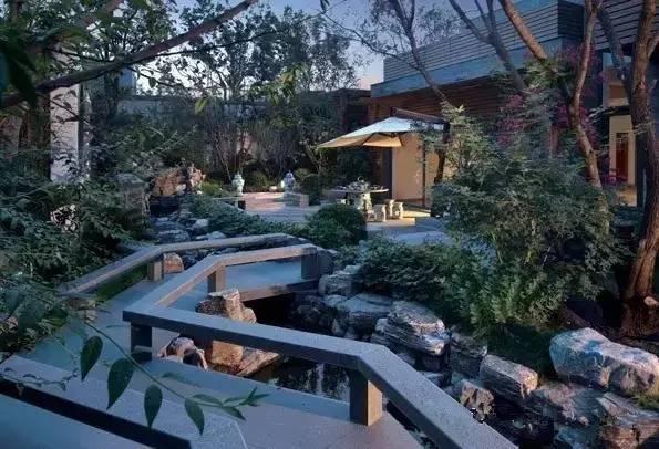 私家庭院,宜曲不宜直,移步换景是什么意思?