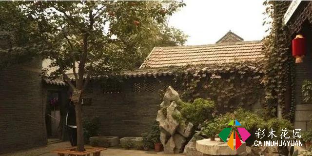 「庭院生活」之所以把“家”叫“家庭”，就是因为家家都有庭院