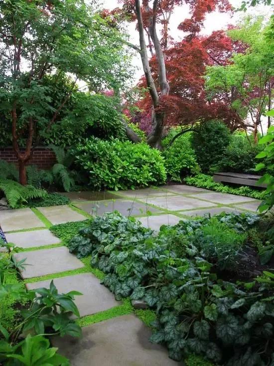 八种花园小地板铺设技术，打造清新自然的庭院