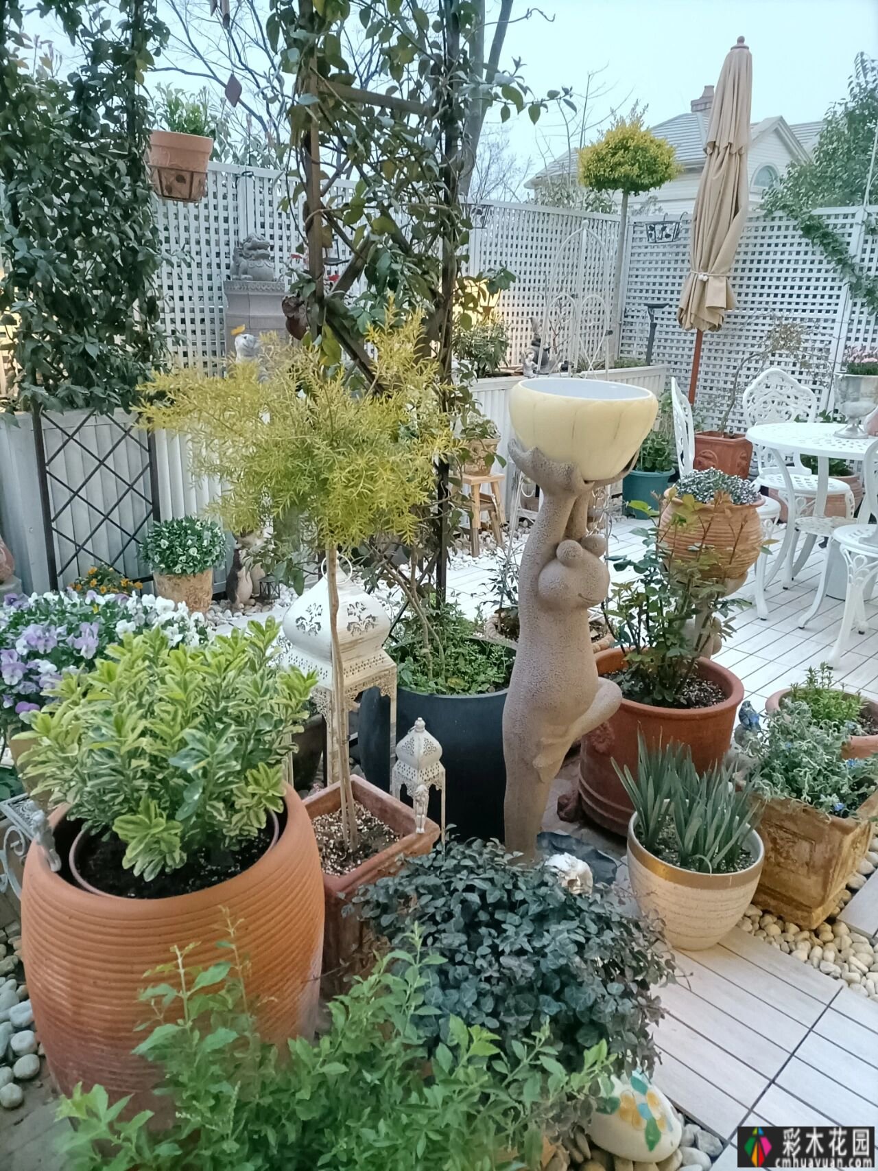 40㎡露台改造，DIY折腾成小花园，每个角落，都很美。