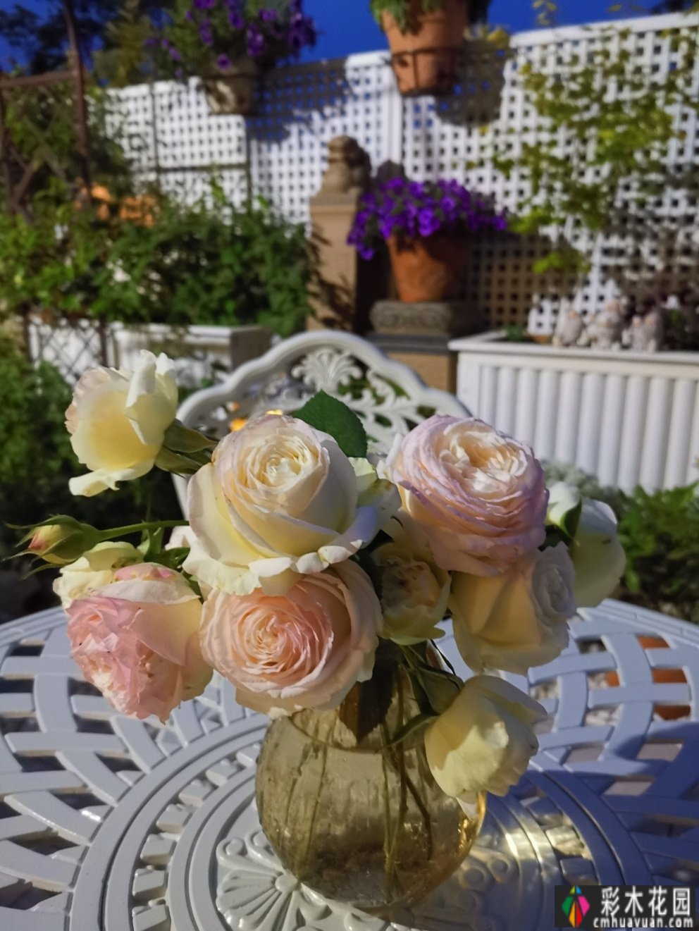 40㎡露台改造，DIY折腾成小花园，每个角落，都很美。