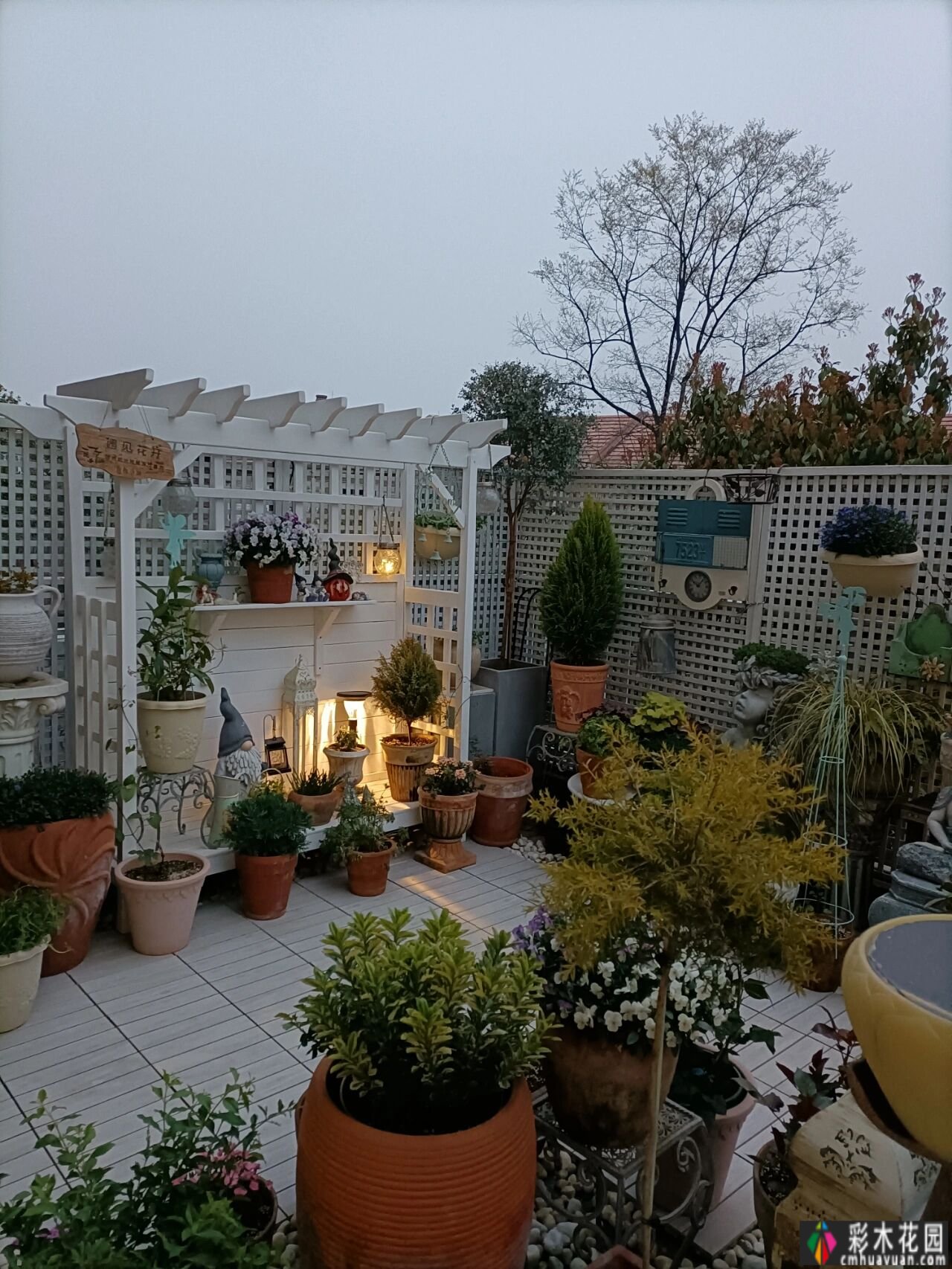 40㎡露台改造，DIY折腾成小花园，每个角落，都很美。