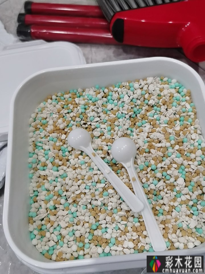 40㎡露台改造，DIY折腾成小花园，每个角落，都很美。
